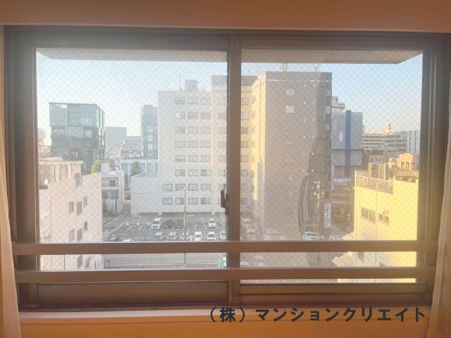 幸橋グランデCHAの展望|洋室8.2帖の北側窓