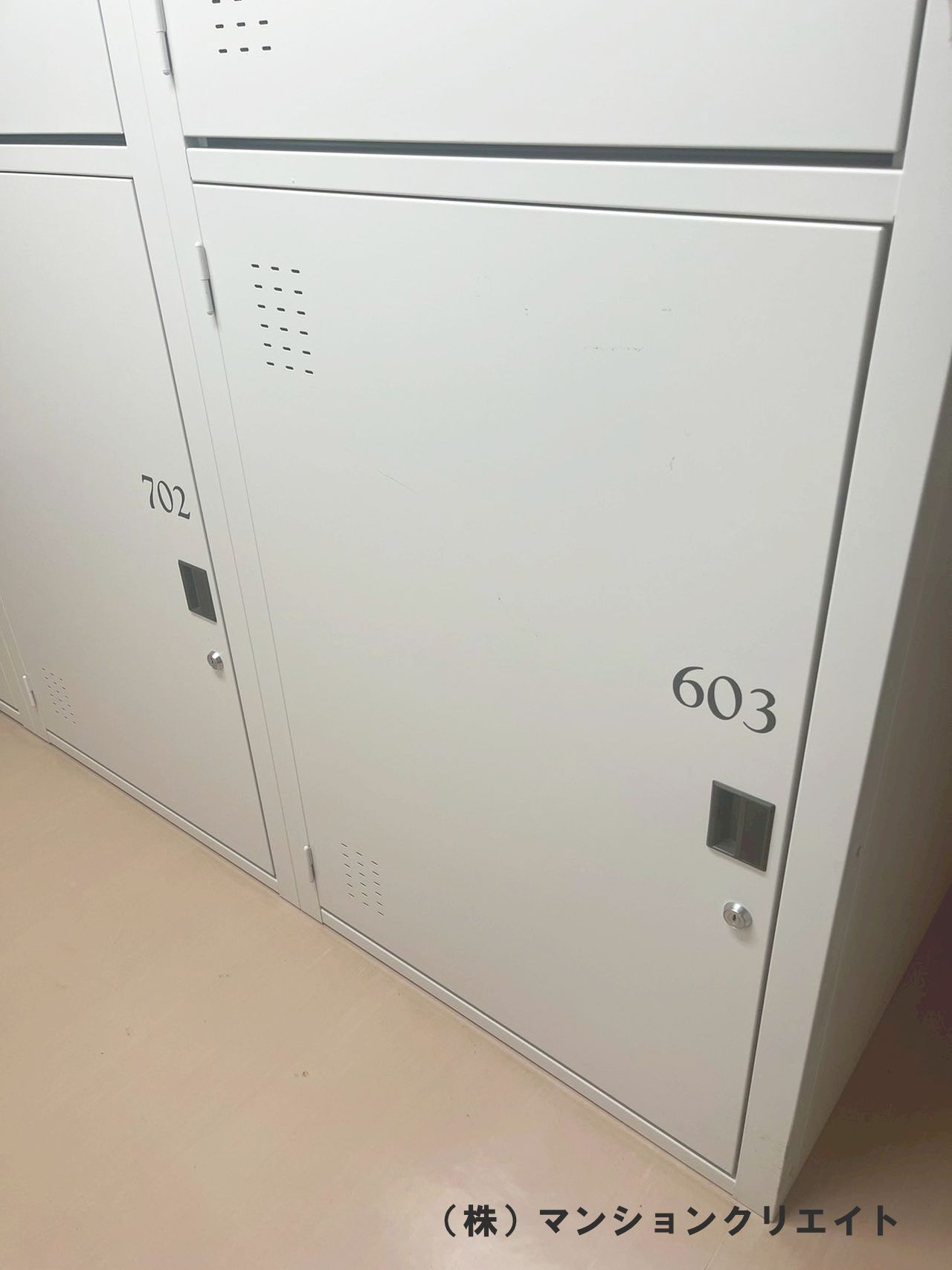 幸橋グランデCHAの収納|603号室専用のトランクルームは無料で使用可能です。下の段ですので、重いタイヤの出し入れも楽に出来て有難いです。