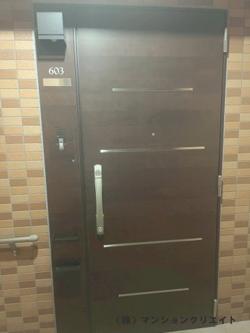 幸橋グランデCHAの玄関|外玄関です。二重鍵になっていて防犯性も高くなっています。