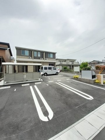 ノアーズアークヴェールの駐車場