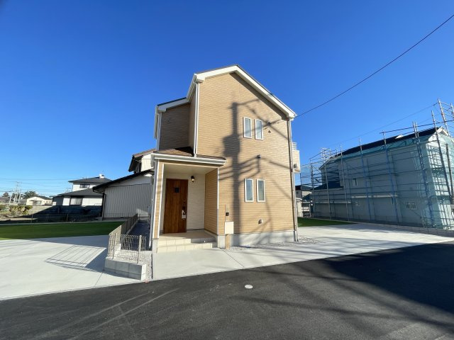 玉村町斉田（全6棟）D号棟の前面道路含む現地写真