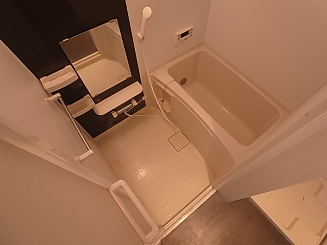 神戸市長田区二番町４丁目のアパートの浴室|追焚機能付浴室