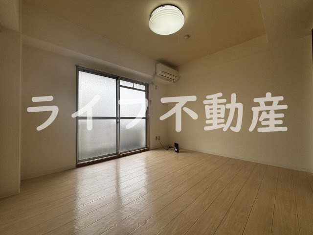 マンションプレザントの寝室|開放的な寝室です