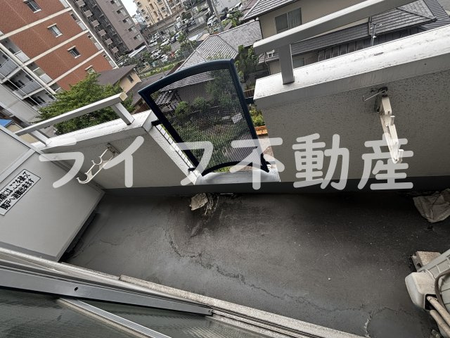 マンションプレザントのバルコニー|バルコニーからの眺めを楽しみながら食事をしませんか