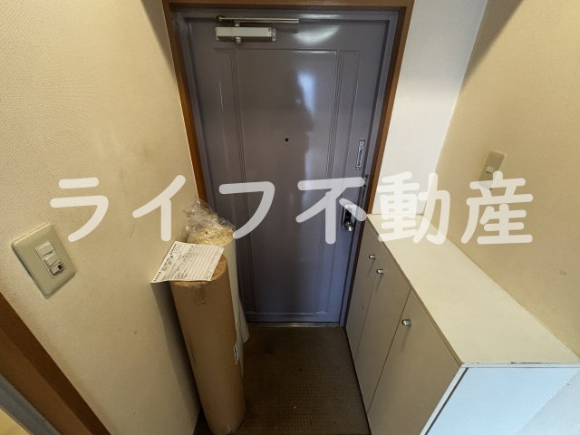 マンションプレザントの玄関|収納もある玄関です
