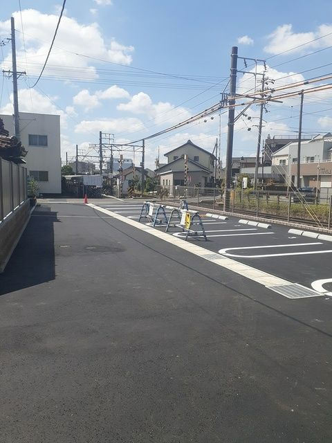 オクターヴの駐車場