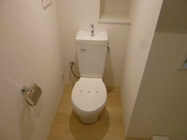 Hiro上原のトイレ|落ち着いた色調のトイレです