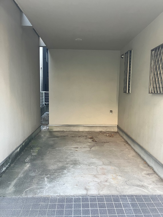 小山戸建の駐車場