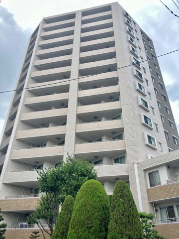 プラウド南林間の外観