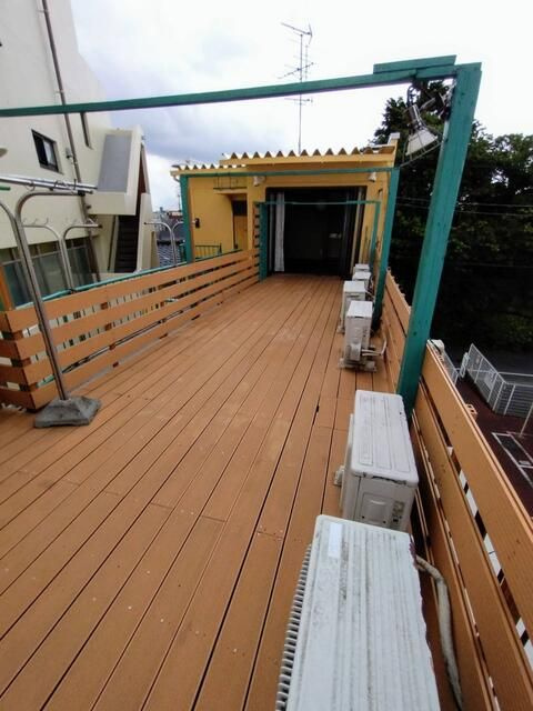 斎木ビルのバルコニー