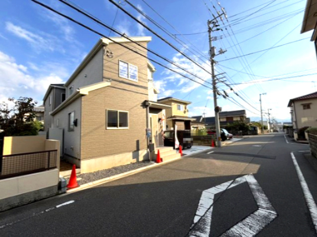 ハートフルタウン南梅本町　新築分譲戸建(A号棟)の前面道路含む現地写真|前面道路含む現地写真です
