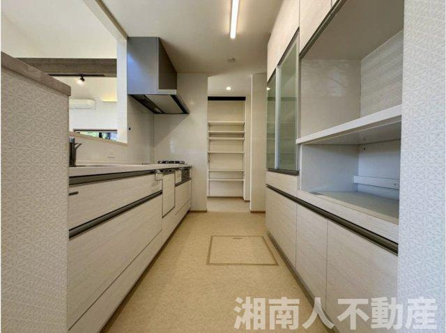 足柄下郡真鶴町真鶴　戸建のキッチン|キッチンでお料理をお楽しみください