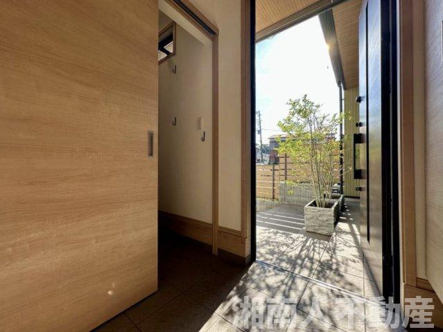 足柄下郡真鶴町真鶴　戸建の玄関|きれいな玄関です