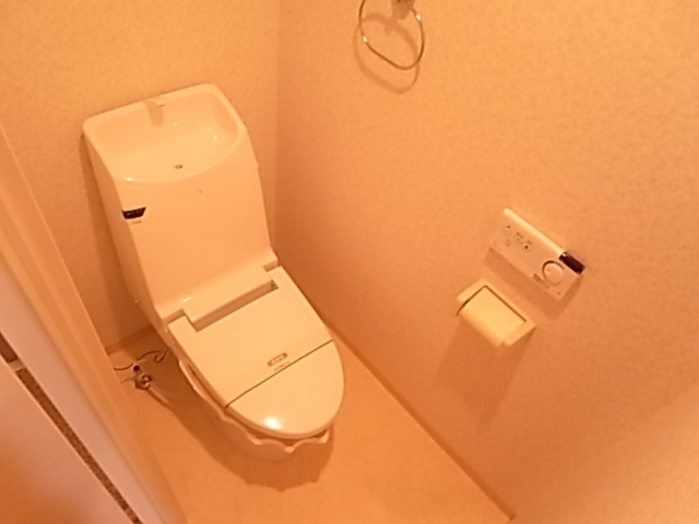 神戸市兵庫区永沢町４丁目の賃貸マンションのトイレ|ウォシュレット付