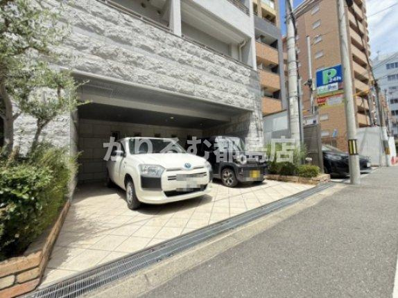セイワパレス京橋コルティーレの駐車場