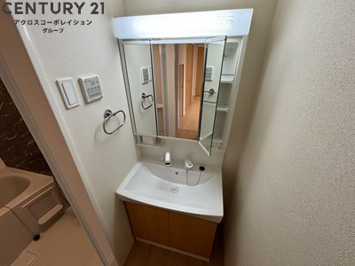 独立洗面化粧台付きでおすすめです！
