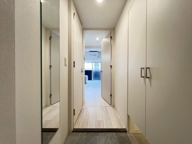 セレニテ日本橋エクラの玄関