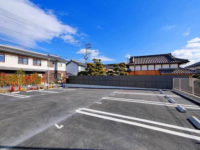 サクラ・メゾン　イーストの駐車場