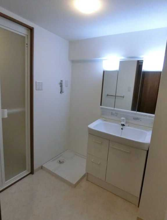 駒場ネオパレス　駅徒歩１分　分譲賃貸　高層階の洗面所