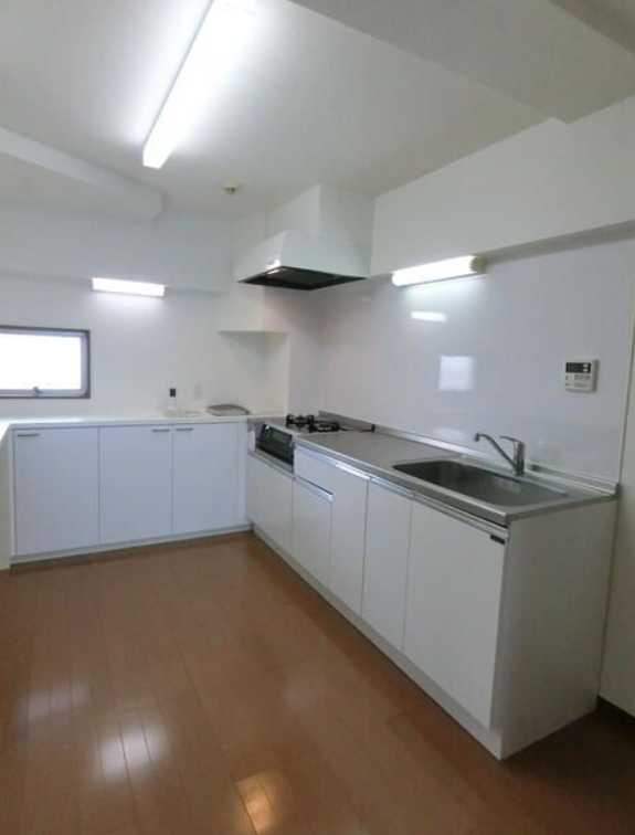 駒場ネオパレス　駅徒歩１分　分譲賃貸　高層階のキッチン