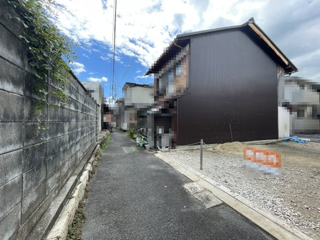 大津市本堅田2丁目162-4　売土地の前面道路含む現地写真