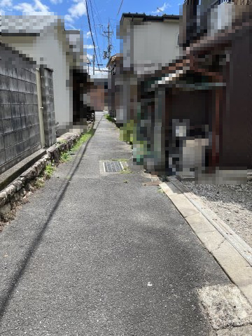 大津市本堅田2丁目162-4　売土地の前面道路含む現地写真