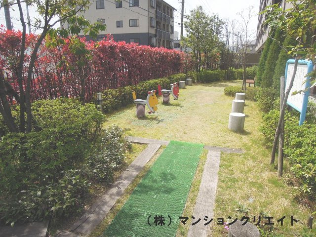 ポレスターブロードシティ二の宮の庭