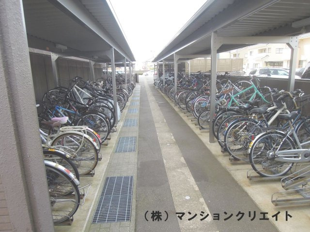 ポレスターブロードシティ二の宮のその他|駐輪場