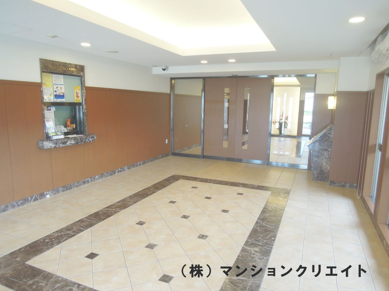 ポレスターブロードシティ二の宮のエントランス