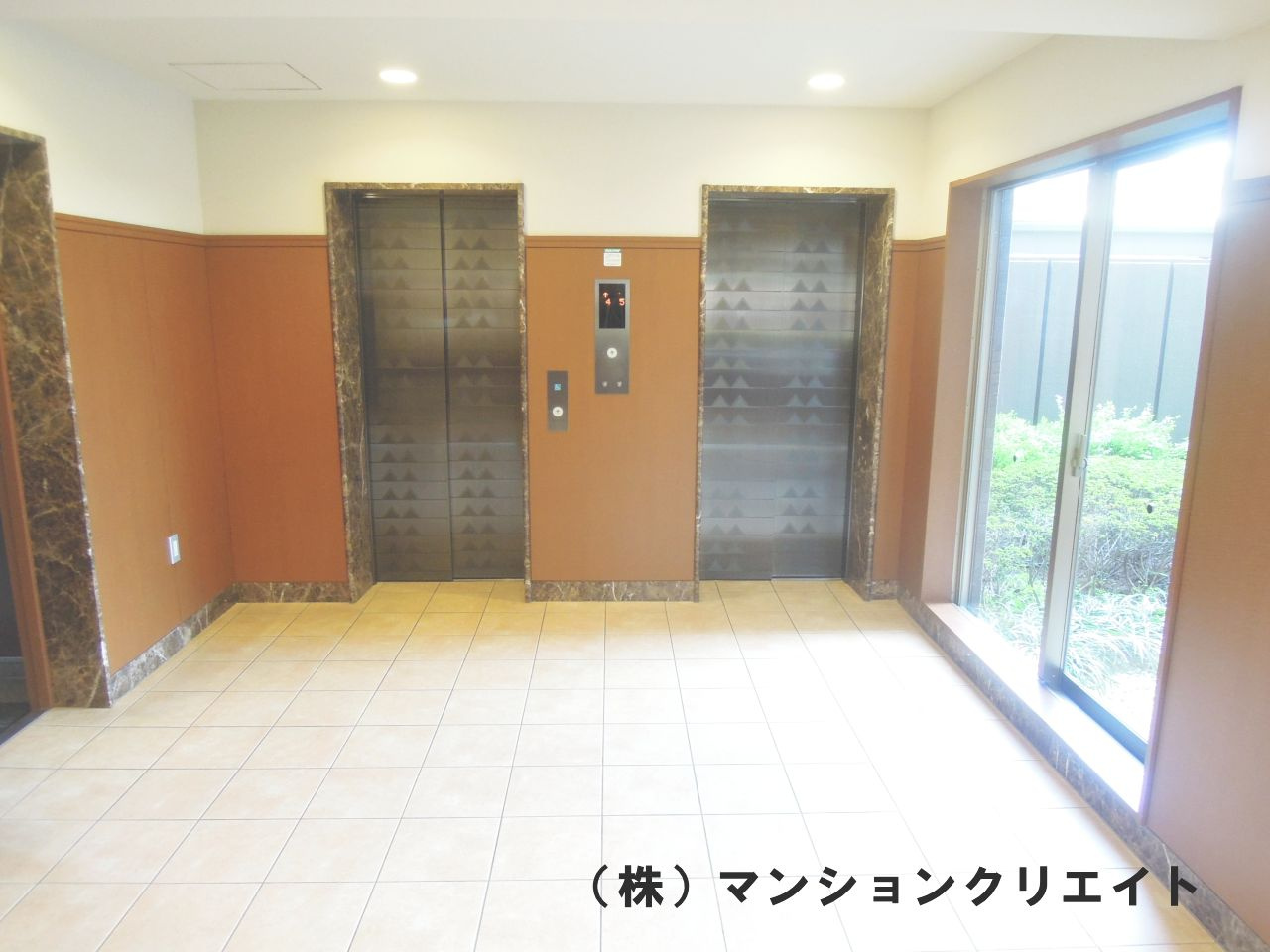 ポレスターブロードシティ二の宮のその他共用部分|エレベーター２基（１～７階用、８～１５階用）