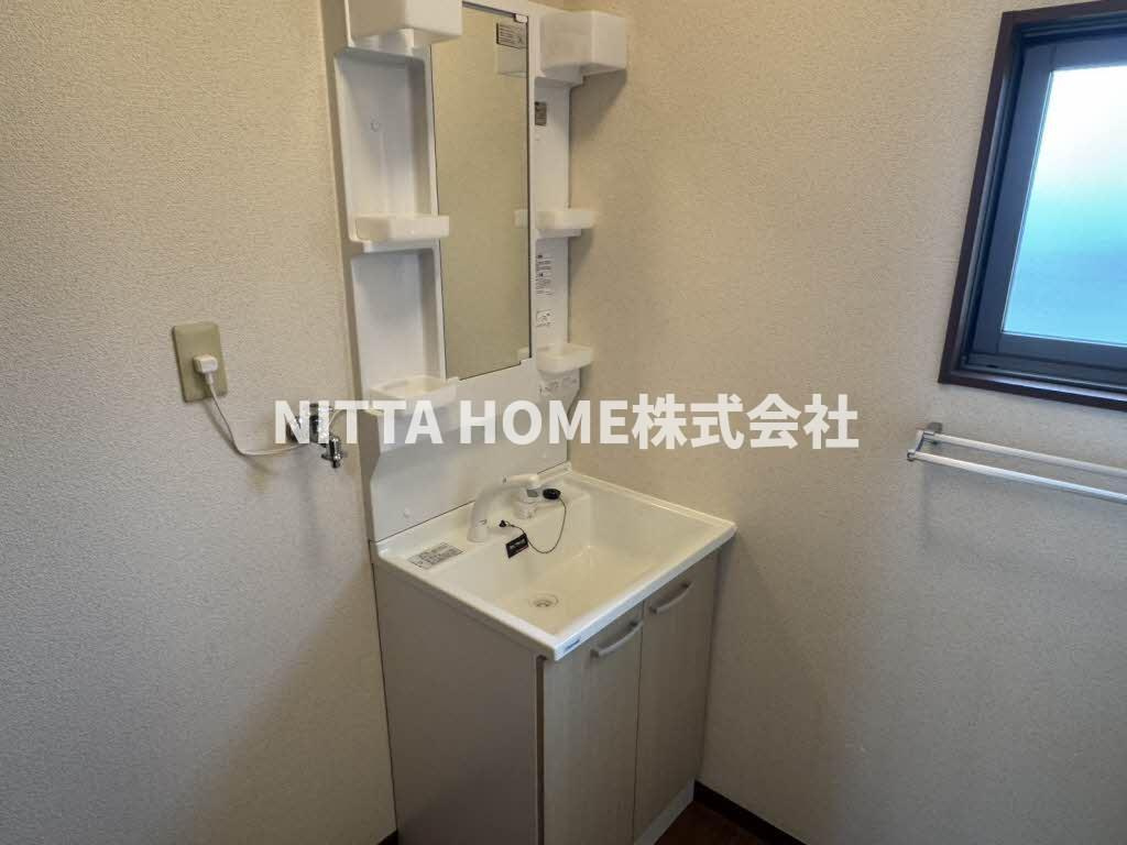 シャーメゾン和久屋の洗面所|シャワー付き洗面台が付いています＊