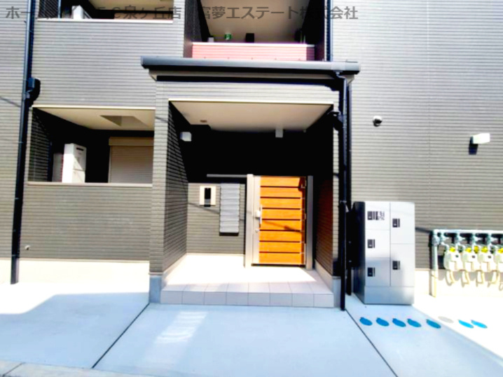 F+style羽衣5号館のエントランス