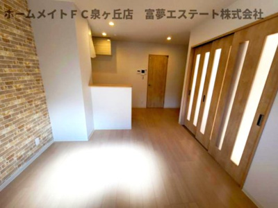 【居間・リビング】 | F+style羽衣5号館 | リビングと洋室の戸を閉めたとき