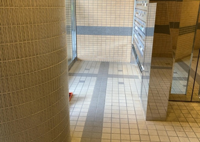 【その他共用部分】 | ネオマイム相武台 | 共用部分は、一棟の建物に住む区分所有者全員が共同で所有するとし、共用部分の管理、補修などは、区分所有者で形成される管理組合が行います。個人の判断で勝手に変更することはできませんので覚えておきましょう。