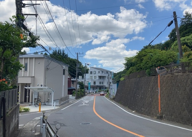 【展望】 | ネオマイム相武台 | 眺望の良さを楽しめるダイニングキッチンで家族団らんの時間を過ごしてはいかがでしょうか。バルコニーから見える景色を家族で眺める時間は、時間が経つのを忘れてしまいそうですね。是非、現地を見に行きましょう！
