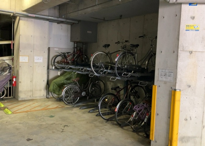 【駐車場】 | ネオマイム相武台 | 車一台あたりに必要なスペースは、標準サイズの普通自動車で横幅2m50cm、長さ5mは必要になります。ただし、乗降のことも考慮して横幅3m30cm、長さ5m50cmほどは確保できるところを選びましょう。