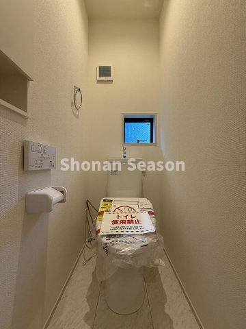 【トイレ】 | キレイな水回りをキープしやすい「温水洗浄便座」付き。