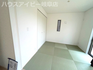【和室】 | 岐阜市河渡新築建売全4棟！お車並列3台可能！広めのインナーバルコニーのあるお家！ | 岐阜市河渡新築建売全4棟！お車並列3台可能！広めのインナーバルコニーのあるお家！