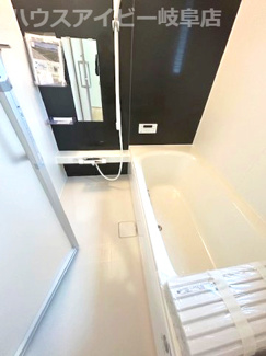 【浴室】 | 岐阜市河渡新築建売全4棟！お車並列3台可能！広めのインナーバルコニーのあるお家！ | 岐阜市河渡新築建売全4棟！お車並列3台可能！広めのインナーバルコニーのあるお家！
