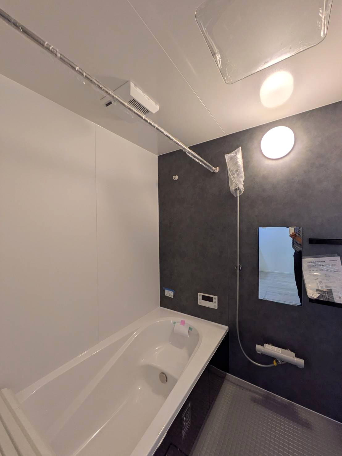 岡山市南区福島2丁目  1期①号棟の浴室|◆浴室換気乾燥暖房機付きですので雨の日のお洗濯や寒い季節にも活躍します。