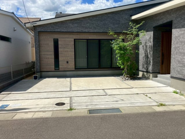 エクセシオール丸亀城平屋モデル　２号地の駐車場|カースペースがあります