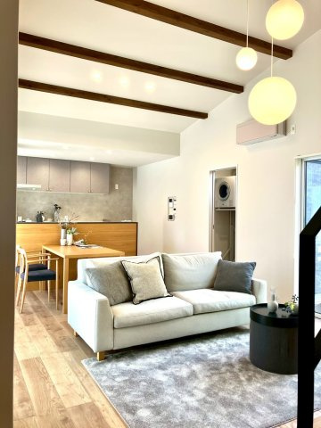 エクセシオール丸亀城平屋モデル　２号地の居間・リビング|開放的なリビングでおしゃれな空間です