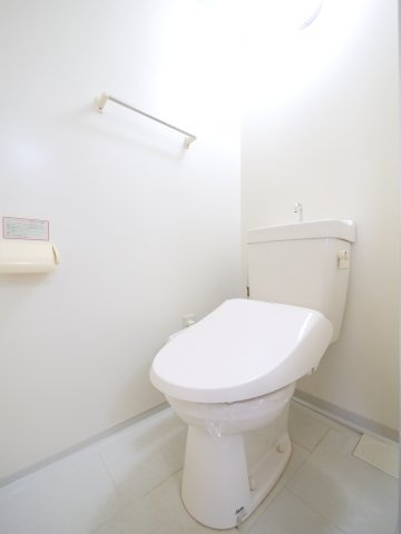 コレドールのトイレ|※写真は別の部屋のものです。