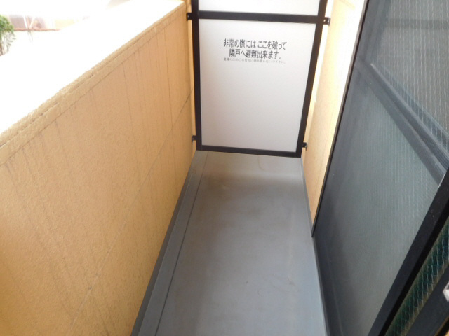 加古川市尾上町口里のアパートのバルコニー