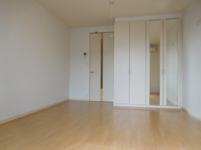 加古川市尾上町口里のアパートの寝室