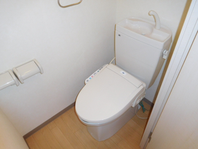 加古川市尾上町口里のアパートのトイレ