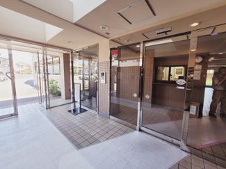 【エントランス】 | オートロックでセキュリティも安心