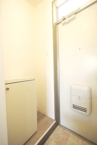 コレドールの玄関|※写真は別の部屋のものです。