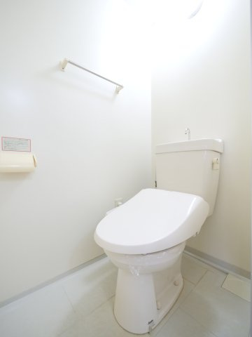 コレドールのトイレ|※写真は別の部屋のものです。