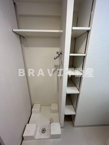 RISING Maison 本町橋（ライジングメゾンホンマチバシ）　BRAVI不動産の洗面所|【RISING Maison 本町橋】洗濯パン